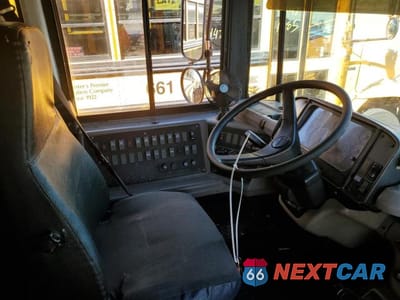 Piąte zdjęcie samochodu w środku: 2005 THOMAS SAF-T-LINER C2 - SCHOOL BUS VIN:4UZAAXCS75CU88081 - miniatura