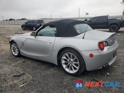 Drugie zdjęcie samochodu z przodu: 2004 BMW Z4 2.5 VIN:4USBT33564LR68577 - miniatura