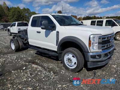 Czwarte zdjęcie samochodu z boku: 2024 FORD F450 XL CHASSIS 7.3L GAS VIN:1FD0X4HN4REE02196 - miniatura
