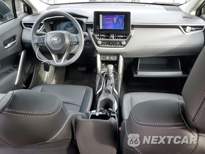 Zdjęcie 8 z 16 samochodu: 2024 TOYOTA COROLLA CROSS XLE VIN:7MUDAABGXRV089526 - miniatura