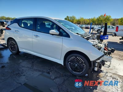 Czwarte zdjęcie samochodu z boku: 2023 NISSAN LEAF SV PLUS VIN:1N4CZ1CV9PC553664 - miniatura