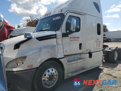 Drugie zdjęcie samochodu z przodu: 2019 FREIGHTLINER CASCADIA 126 SEMI TRUCK VIN:3AKJHHDR7KSKN2329 - miniatura