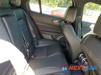 Zdjęcie 10 z 14 samochodu: 2022 ALFA ROMEO GIULIA QUADRIFOGLIO VIN:ZARFAMEV2N7662914 - miniatura