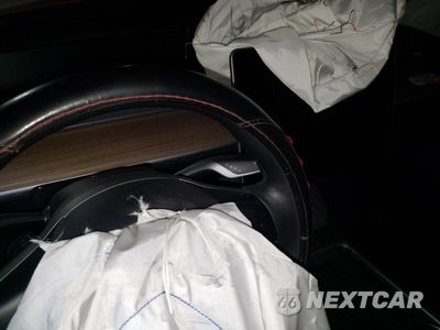 Zdjęcie 9 z 12 samochodu: 2024 TESLA MODEL Y VIN:7SAYGAEE2RF150346 - miniatura