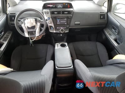 Zdjęcie 8 z 12 samochodu: 2015 TOYOTA PRIUS V VIN:JTDZN3EU6FJ016146 - miniatura