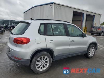 Trzecie zdjęcie samochodu z tyłu: 2017 VOLKSWAGEN TIGUAN S VIN:WVGAV7AX7HK054658 - miniatura