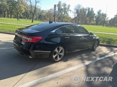Czwarte zdjęcie samochodu z boku: 2018 HONDA ACCORD TOURING VIN:1HGCV2F99JA008899 - miniatura