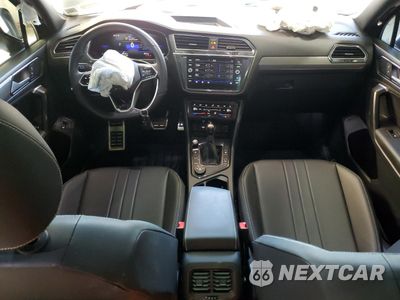Zdjęcie 8 z 15 samochodu: 2024 VOLKSWAGEN TIGUAN SE R-LINE BLACK VIN:3VV8B7AX5RM226953 - miniatura