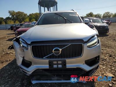 Piąte zdjęcie samochodu w środku: 2018 VOLVO XC90 T6 VIN:YV4A22PKXJ1218022 - miniatura