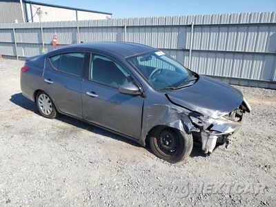 Czwarte zdjęcie samochodu z boku: 2019 NISSAN VERSA S VIN:3N1CN7AP2KL831978 - miniatura