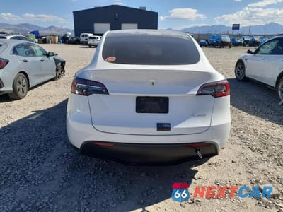 Zdjęcie 6 z 11 samochodu: 2021 TESLA MODEL Y VIN:5YJYGDEE4MF192007 - miniatura