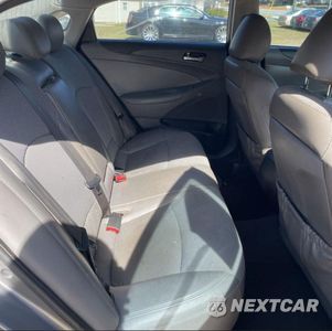 Zdjęcie 6 z 10 samochodu: 2013 HYUNDAI SONATA SE VIN:5NPEC4AC3DH607919 - miniatura