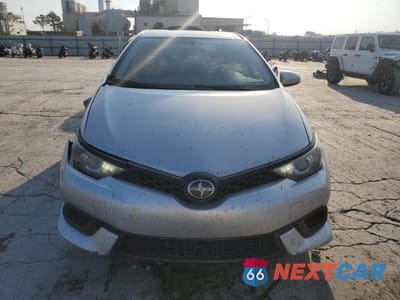 Piąte zdjęcie samochodu w środku: 2016 TOYOTA SCION IM VIN:JTNKARJE6GJ503326 - miniatura