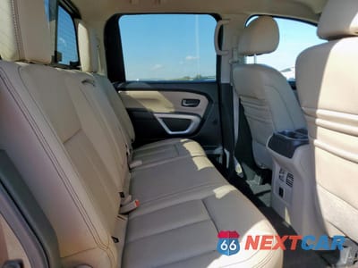 Zdjęcie 10 z 12 samochodu: 2016 NISSAN TITAN XD SL VIN:1N6BA1F47GN514606 - miniatura