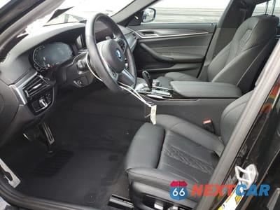 Zdjęcie 7 z 13 samochodu: 2023 BMW 530E VIN:WBA13AG08PCM36169 - miniatura