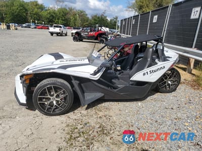 Trzecie zdjęcie samochodu z tyłu: 2022 POLARIS SLINGSHOT SL VIN:57XAAPHD2N8150077 - miniatura