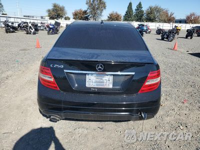 Zdjęcie 6 z 12 samochodu: 2012 MERCEDES-BENZ C 250 VIN:WDDGF4HB9CA598202 - miniatura