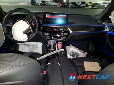 Zdjęcie 8 z 12 samochodu: 2023 BMW 530 I VIN:WBA53BH0XPWX97715 - miniatura