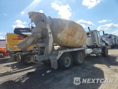 Czwarte zdjęcie samochodu z boku: 2000 INTERNATIONAL 5600I READY MIX TRUCK VIN:1HTXHAHT4YJ005335 - miniatura