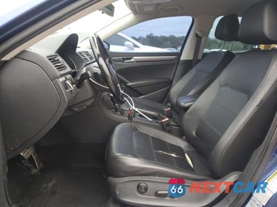 Zdjęcie 7 z 12 samochodu: 2017 VOLKSWAGEN PASSAT R-LINE VIN:1VWDT7A33HC065118 - miniatura