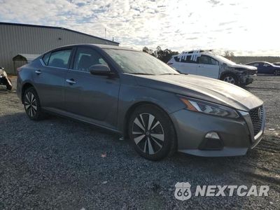 Czwarte zdjęcie samochodu z boku: 2021 NISSAN ALTIMA SV VIN:1N4BL4DV9MN409853 - miniatura
