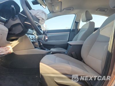 Zdjęcie 7 z 15 samochodu: 2019 HYUNDAI ELANTRA SEL VIN:5NPD84LF6KH465101 - miniatura