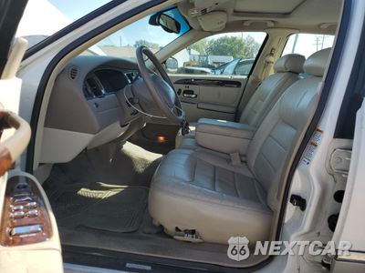 Zdjęcie 7 z 12 samochodu: 2000 LINCOLN TOWN CAR SIGNATURE VIN:1LNHM82W8YY878050 - miniatura