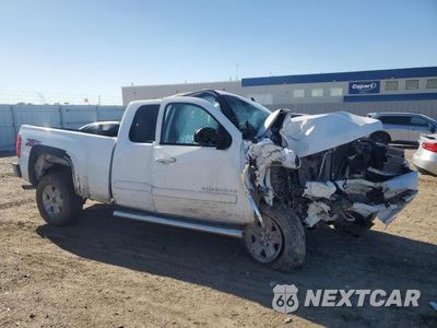 Czwarte zdjęcie samochodu z boku: 2011 CHEVROLET SILVERADO K1500 LT VIN:1GCRKSE32BZ157639 - miniatura