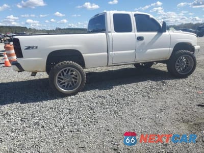 Trzecie zdjęcie samochodu z tyłu: 2003 CHEVROLET SILVERADO K1500 VIN:1GCEK19T13Z351275 - miniatura