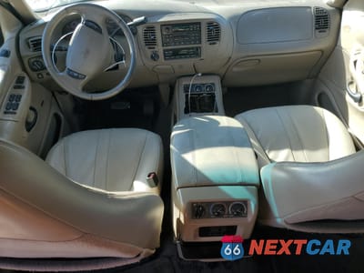 Zdjęcie 8 z 14 samochodu: 2001 FORD EXPEDITION EDDIE BAUER VIN:1FMPU18L81LB84025 - miniatura