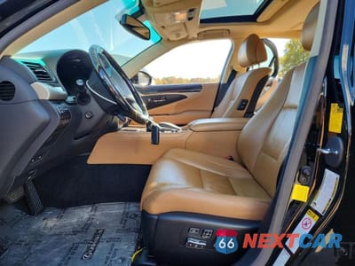 Zdjęcie 7 z 11 samochodu: 2014 LEXUS LS 460 VIN:JTHCL5EF9E5021713 - miniatura
