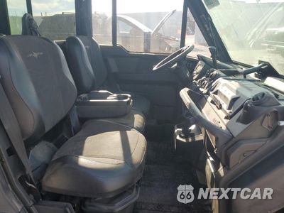 Piąte zdjęcie samochodu w środku: 2025 CAN-AM DEFENDER - ATV VIN:3JBUUAX48SK025473 - miniatura