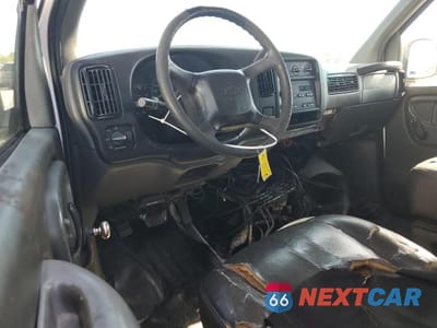 Zdjęcie 8 z 13 samochodu: 2002 CHEVROLET EXPRESS G2500 VIN:1GCFG25M921125671 - miniatura