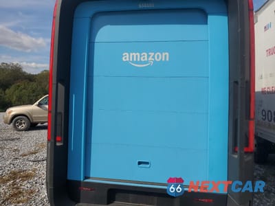 Zdjęcie 10 z 13 samochodu: 2025 RIVIAN EDV 700 VIN:7FCEHEB25SN028595 - miniatura