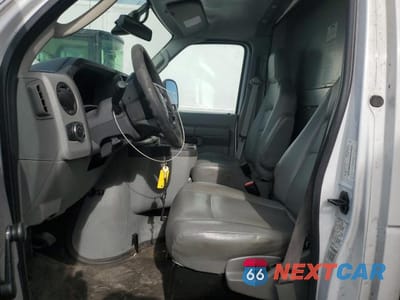 Zdjęcie 7 z 13 samochodu: 2021 FORD ECONOLINE E350 SUPER DUTY CUTAWAY VAN VIN:1FDWE3FN8MDC12459 - miniatura