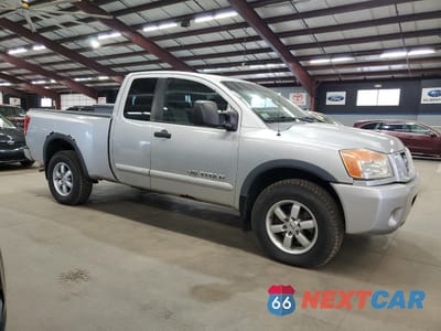 Czwarte zdjęcie samochodu z boku: 2008 NISSAN TITAN XE VIN:1N6AA06C58N302270 - miniatura