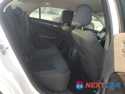 Zdjęcie 10 z 14 samochodu: 2021 CHRYSLER 300 TOURING VIN:2C3CCAAG3MH580193 - miniatura