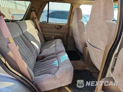 Zdjęcie 11 z 12 samochodu: 2002 CHEVROLET BLAZER VIN:1GNDT13W72K125400 - miniatura