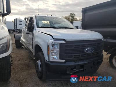 Czwarte zdjęcie samochodu z boku: 2024 FORD F350 SUPER DUTY VIN:1FT8W3DT7REE14142 - miniatura