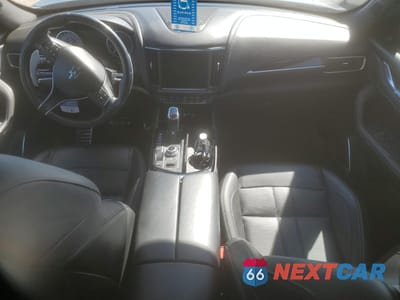 Zdjęcie 8 z 12 samochodu: 2021 MASERATI LEVANTE SPORT VIN:ZN661XUS0MX359646 - miniatura