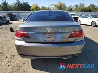 Zdjęcie 6 z 12 samochodu: 2007 BMW 750 VIN:WBAHN83507DT66437 - miniatura