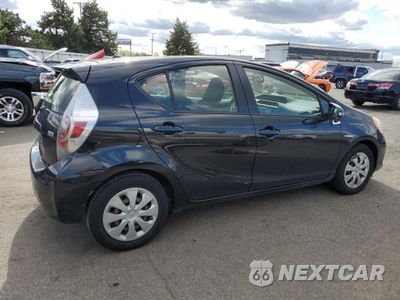 Trzecie zdjęcie samochodu z tyłu: 2013 TOYOTA PRIUS C VIN:JTDKDTB3XD1056467 - miniatura