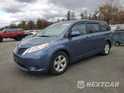 2017 TOYOTA SIENNA LE 5TDKZ3DC7HS850933 - główne zdjęcie licytacji z USA - miniatura
