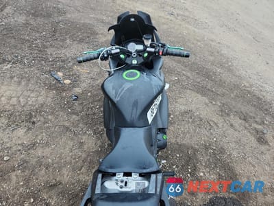 Zdjęcie 6 z 9 samochodu: 2015 KAWASAKI ZX1000 M VIN:JKAZXCM18FA006049 - miniatura