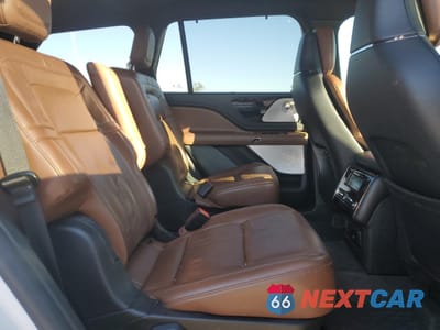 Zdjęcie 11 z 14 samochodu: 2023 LINCOLN AVIATOR RESERVE VIN:5LM5J7XC8PGL09169 - miniatura