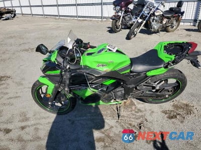 Trzecie zdjęcie samochodu z tyłu: 2013 KAWASAKI EX300 A VIN:JKAEX8A19DDA06558 - miniatura