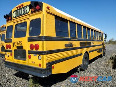 Czwarte zdjęcie samochodu z boku: 2005 THOMAS SAF-T-LINER C2 - SCHOOL BUS VIN:4UZAAXCS75CU88081 - miniatura