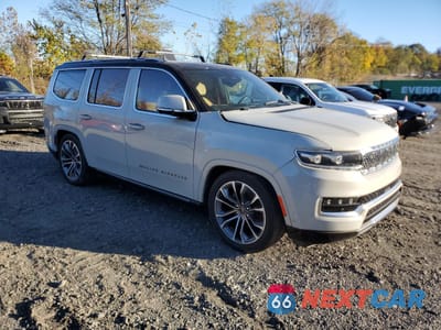 Czwarte zdjęcie samochodu z boku: 2022 JEEP GRAND WAGONEER SERIES III VIN:1C4SJVGJ3NS141643 - miniatura