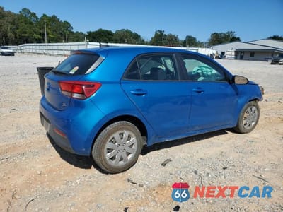 Trzecie zdjęcie samochodu z tyłu: 2021 KIA RIO S VIN:3KPA25AD2ME381537 - miniatura
