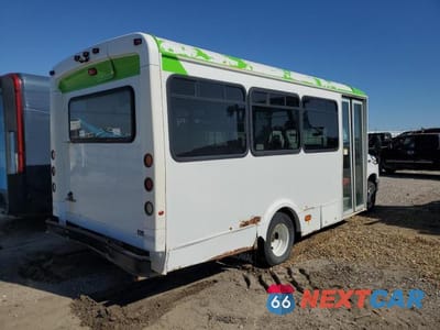 Czwarte zdjęcie samochodu z boku: 2017 FORD ECONOLINE E450 SUPER DUTY CUTAWAY VAN VIN:1FDFE4FS4HDC26571 - miniatura
